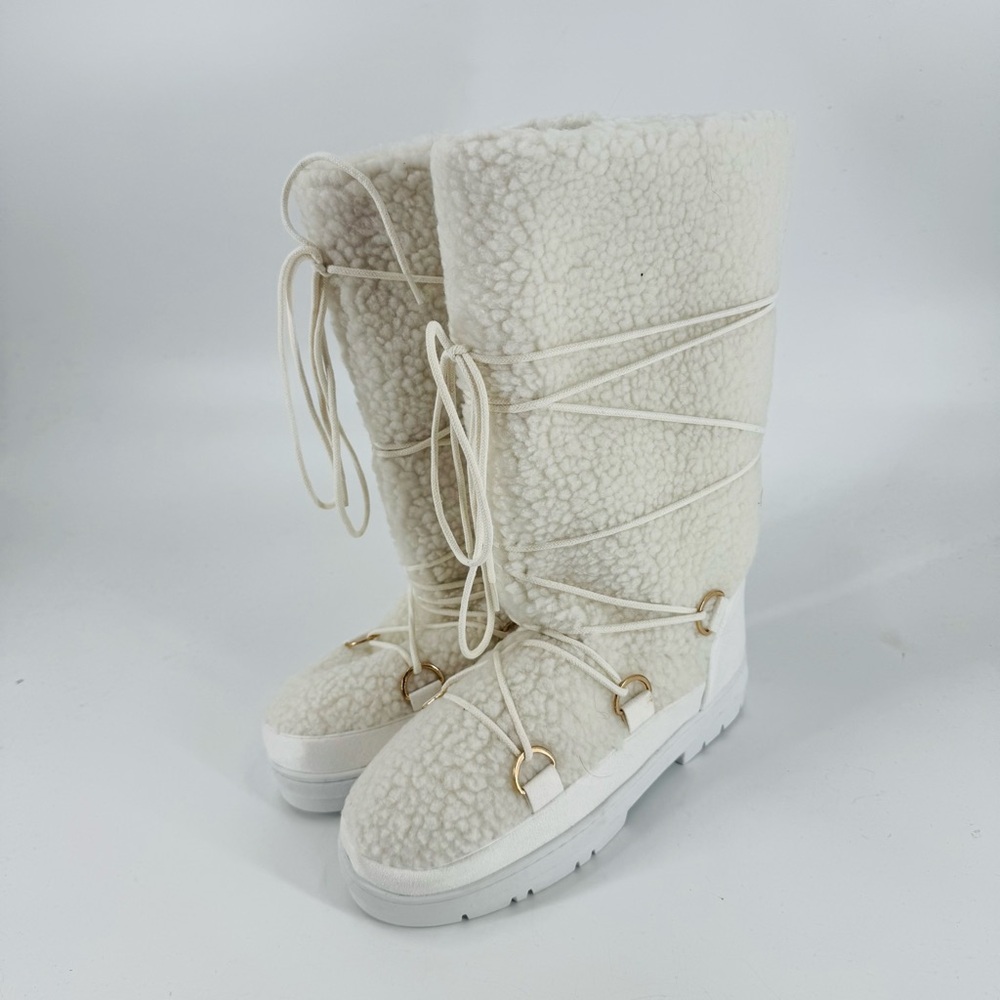 ShoeDazzle Women’s 7.5 Sherpa Faux Shearling Winter Snow Boots White Lace Up NWT